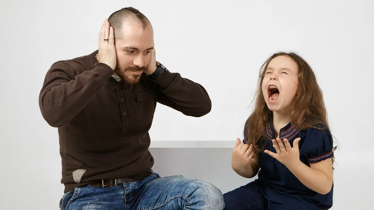Sering Konflik dengan Anak? Jangan Sampai Salah Langkah, Ini Cara Mengelola Konflik dengan Anak Tanpa Kehilangan Kedekatan Emosional (Foto: Freepik/karlyukav)