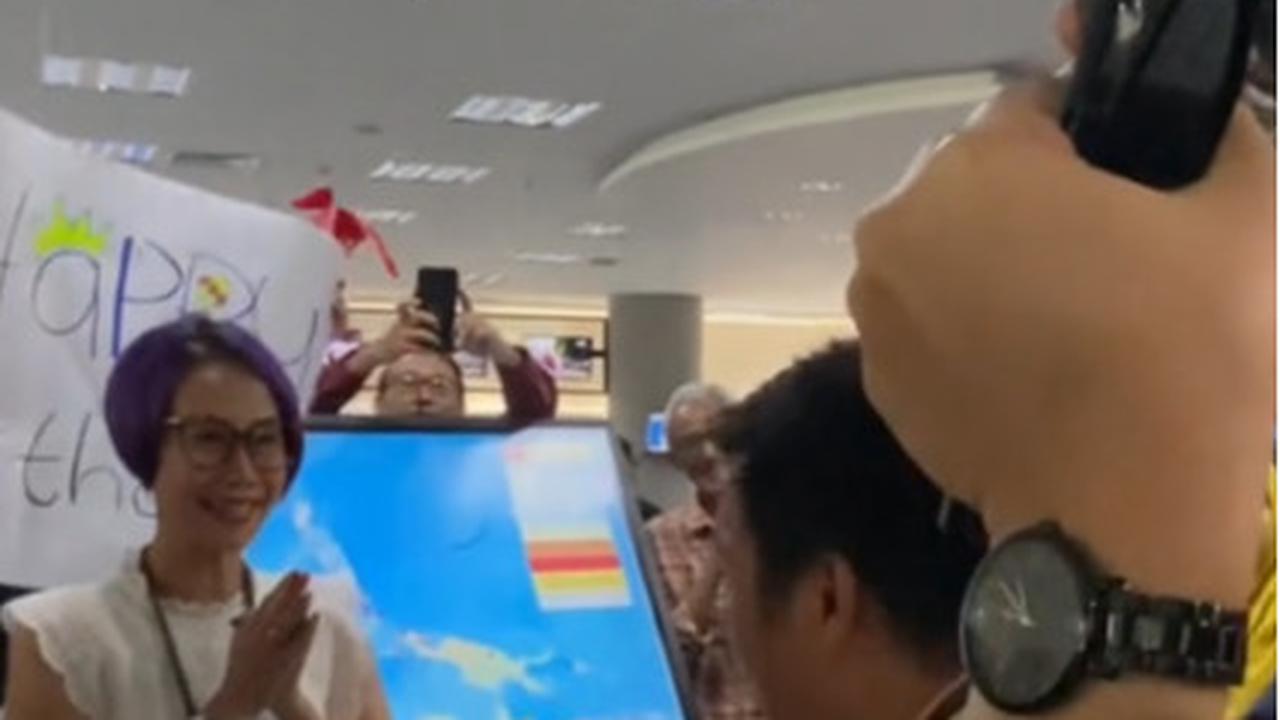 Viral Momen Atasan Beri Potongan Kue Pertama Kepada OB, Sosoknya Curi Perhatian