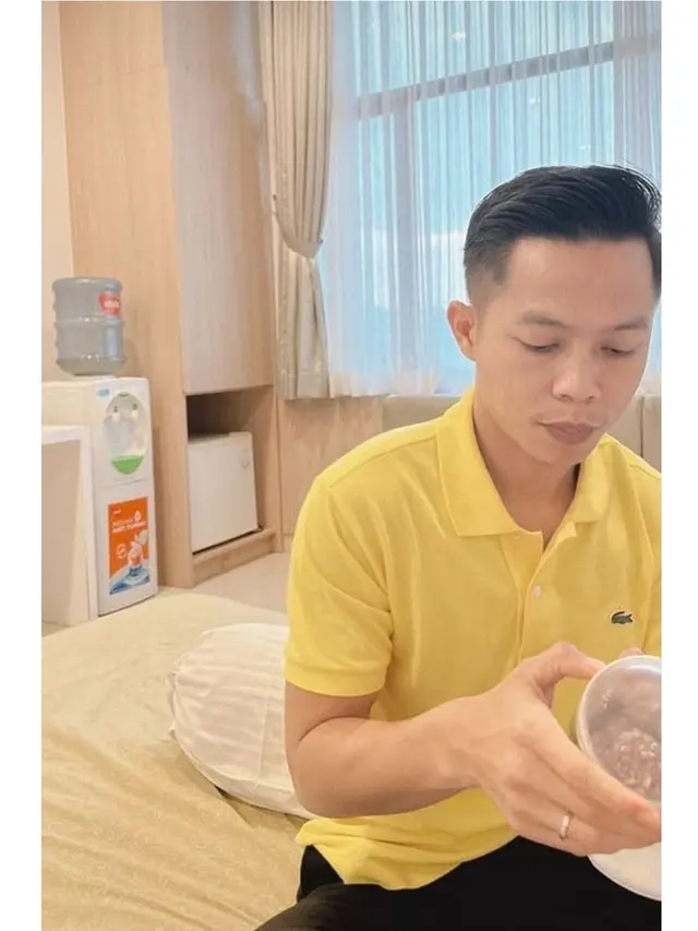 6 Potret Larissa Chou Dilarikan ke Rumah Sakit di Kehamilan Kedua, Ditemani Keluarga