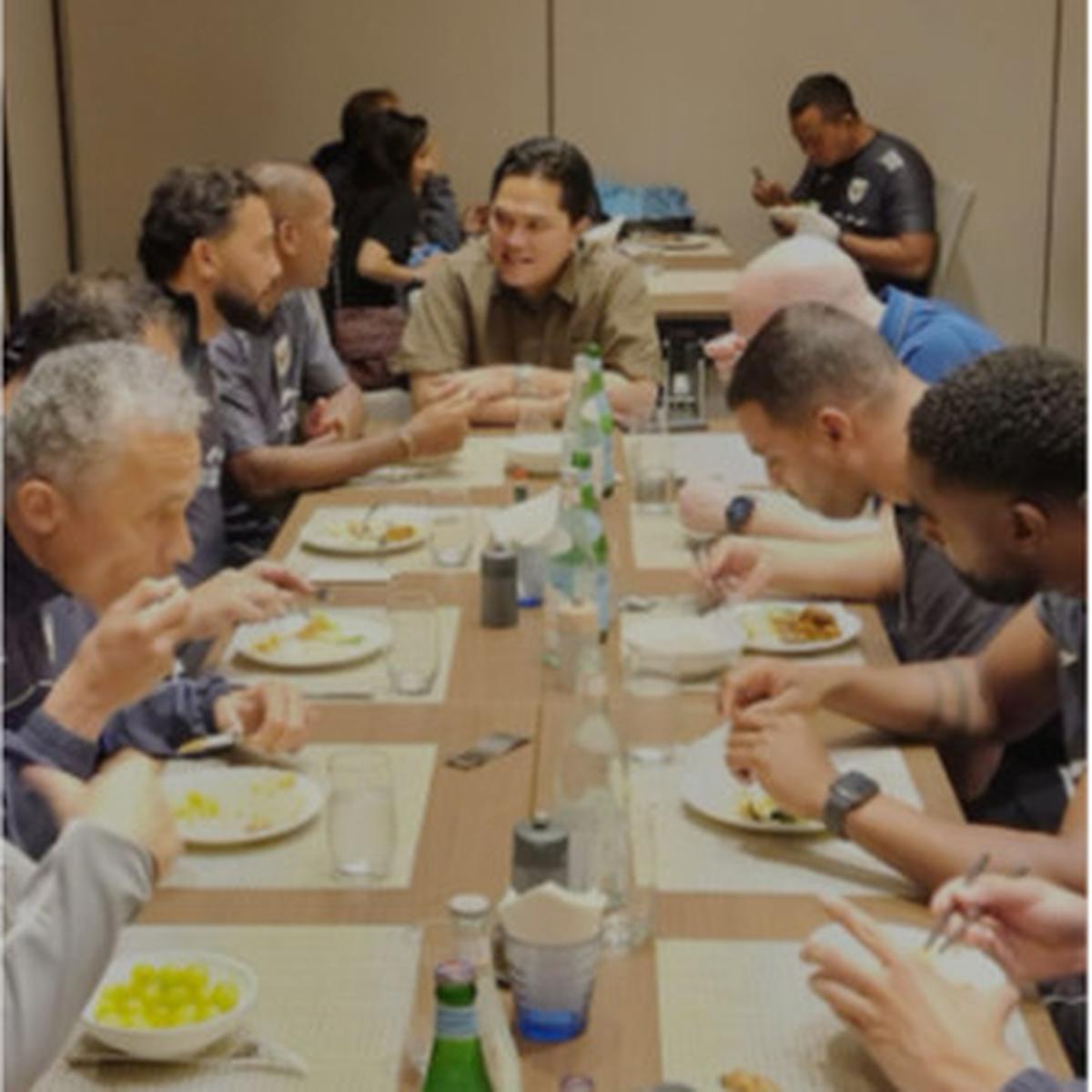 Erick Thohir Tiba di Jepang Langsung Temani Timnas Dinner, Ada Momen Calvin Verdonk 'Dikacangin' jadi Sorotan