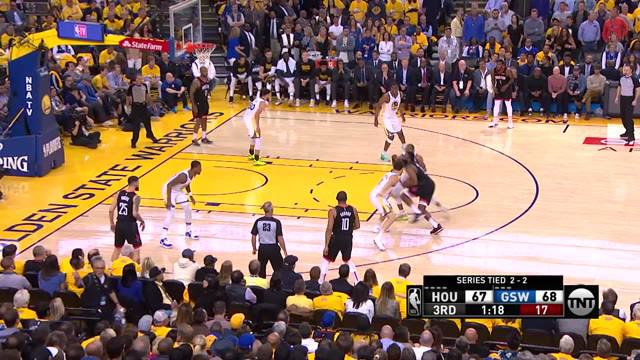 Klay Thompson mencetak 27 poin dan Stephen Curry menambah 25 poin untuk memimpin Golden State meraih kemenangan di game 5 atas Houston.