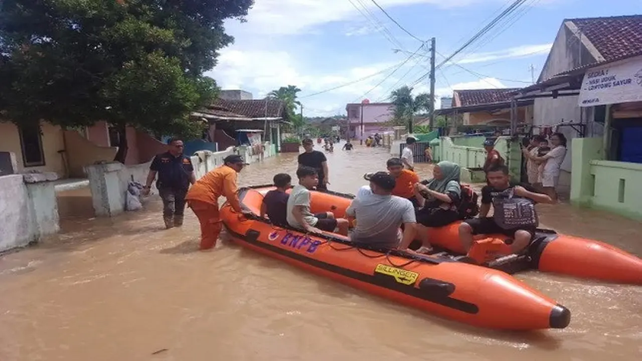 Banjir merendam pemukiman warga di Bandar Lampung, Jumat 12 April 2024. (Foto: BPBD Kota Bandar Lampung)