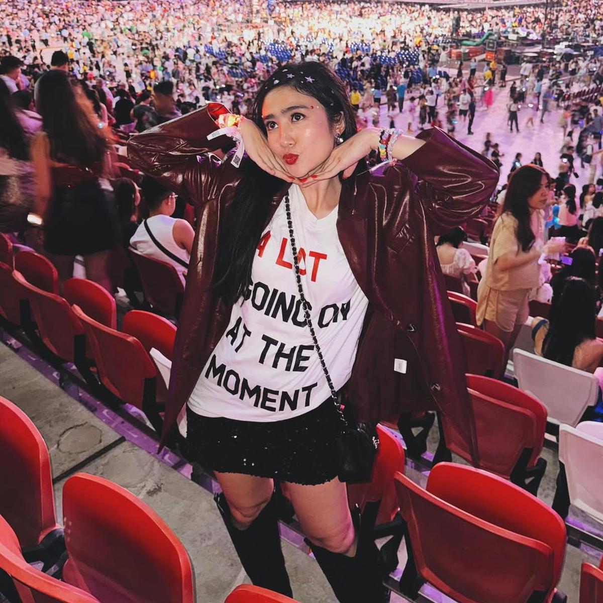 Bisa Jadi Inspirasi! Ini Outfit Febby Rastanty Pakai Leather Jaket yang Bisa Dikenakan Untuk Ngoser hingga Liburan