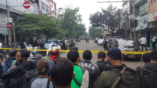 bom bunuh diri di polsek astanaanyar