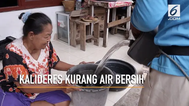 Warga Kalideres, Jakarta Barat masih belum bisa menikmati air bersih. Kondisi tak layak sudah mereka alami selama puluhan tahun.
