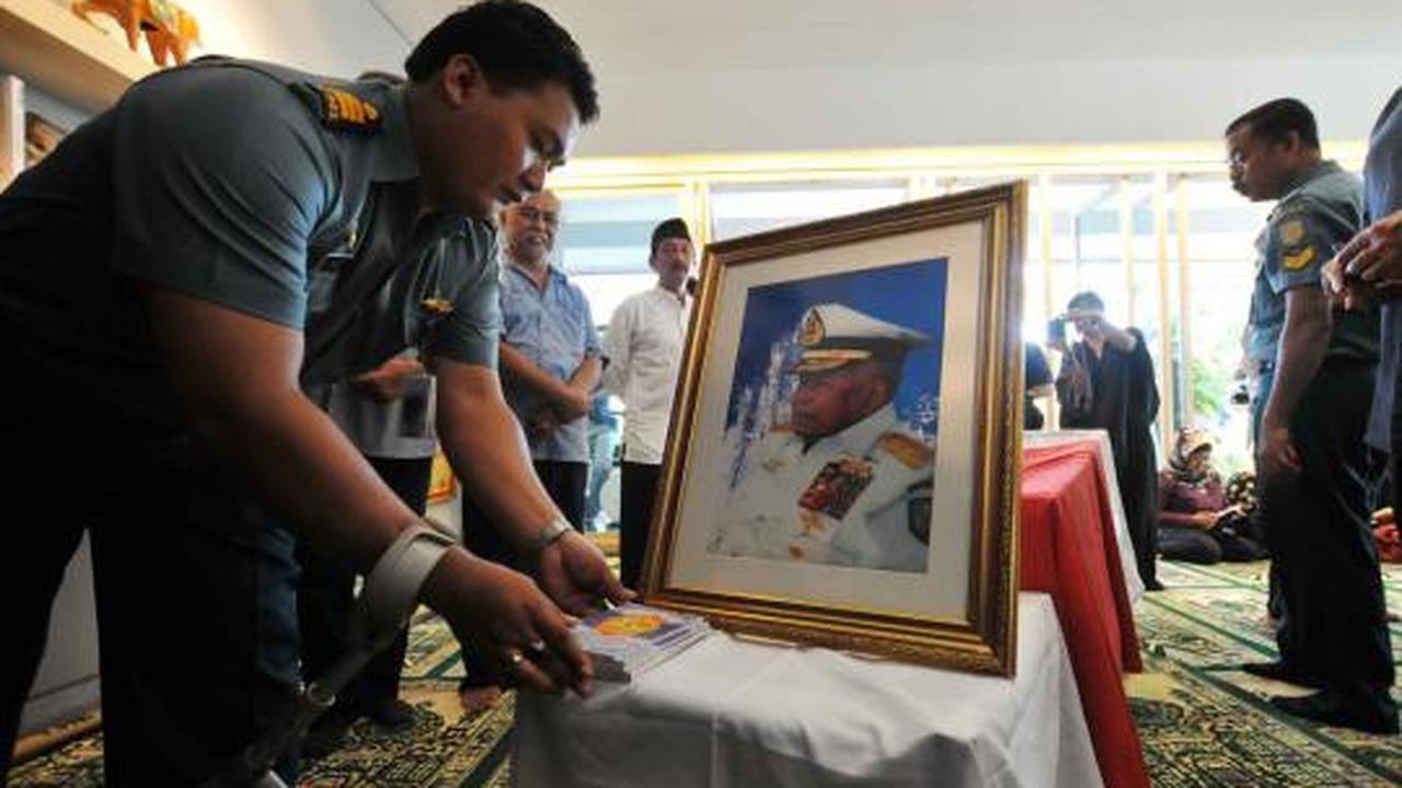 Suasana duka di kediaman Sudomo
