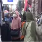 Menyambut&nbsp;Ramadan, umat muslim di kota Semarang, Jawa Tengah, mempersiapkan kebutuhan perlengkapan untuk beribadah. (Foto:Liputan6.com)
