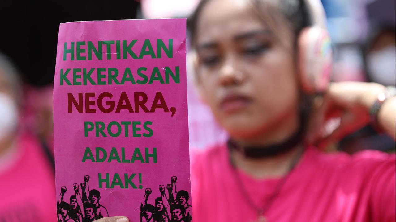 FOTO: Perempuan Turun ke Jalan, Suarakan Keadilan dan Hentikan Kekerasan