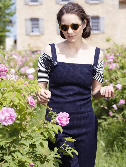 <p>Olivier Polge sendiri lahir di Grasse, ia mengikuti jejak sang ayah yang pernah menjadi in house perfumer creator Chanel. Setelah pelatihan, ia berhasil menjadi salah satu perfumer terbaik di Prancis, maupun luar negeri. Foto: Document/Chanel.</p>