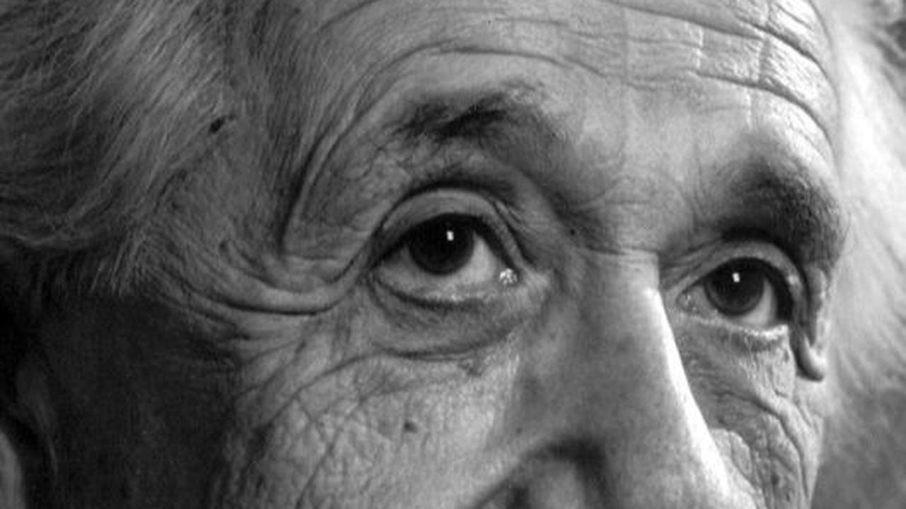 Quotes Einstein Penuh Arti<br>