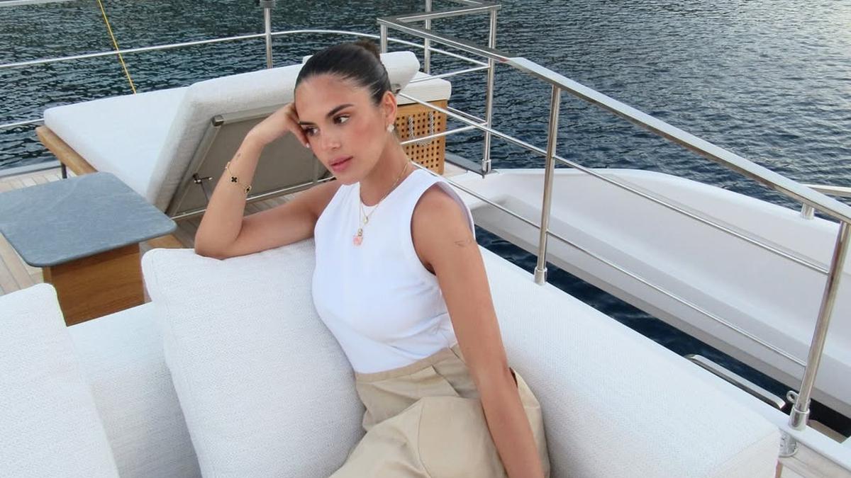 Maria Guardiola Tampil Memesona, Bagi Momen Liburan Musim Panas yang Bikin Fans Terpukau