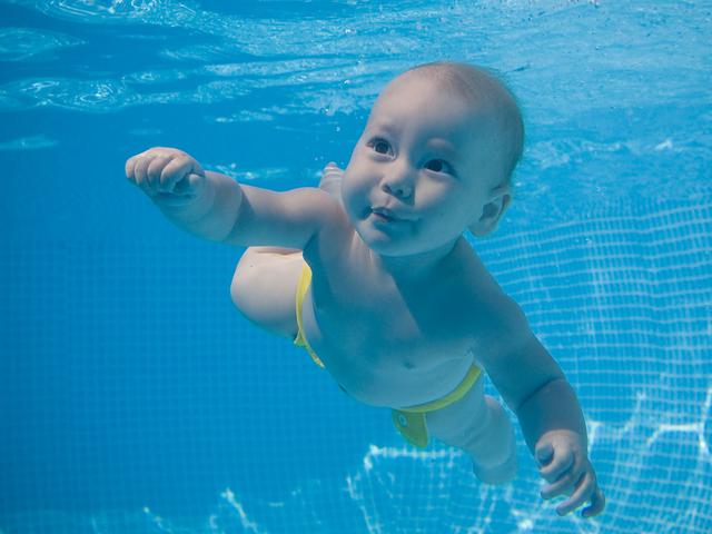 Inilah Manfaat Berenang Bagi Bayi Dibawah Usia 2 Tahun Parenting Fimela Com