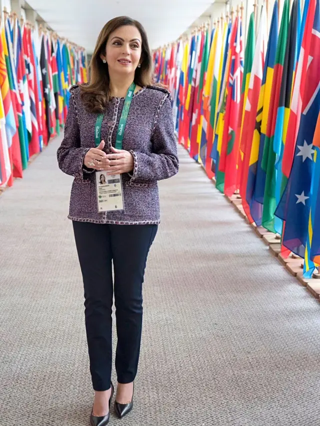 Ibu Mertua Radhika Merchant, Nita Ambani Tampil Glamor Jelang Pembukaan Olimpiade Paris 2024