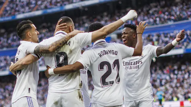 Hasil Liga Spanyol: Karim Benzema Hattrick, Real Madrid Lumat Almeria di Santiago Bernabeu