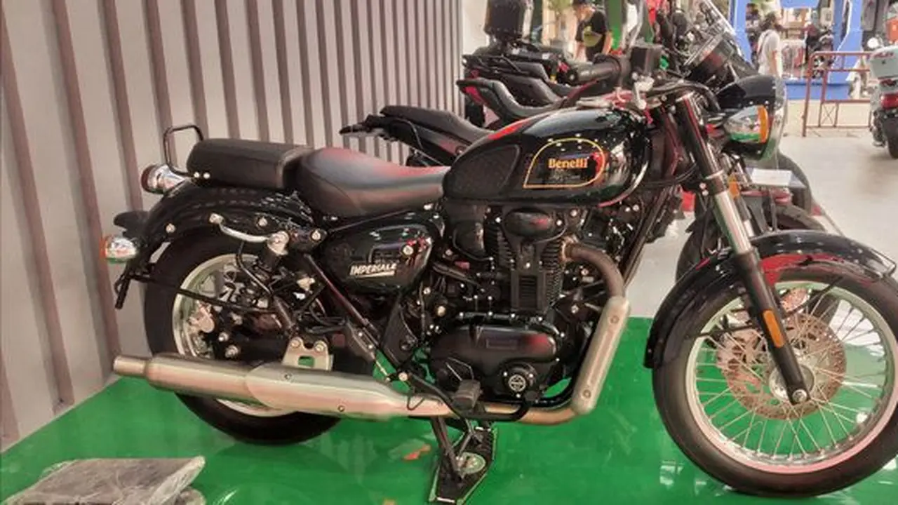 Motor bergaya retro Benelli Imperiale di PRJ (Otosia.com/Nazar Ray)