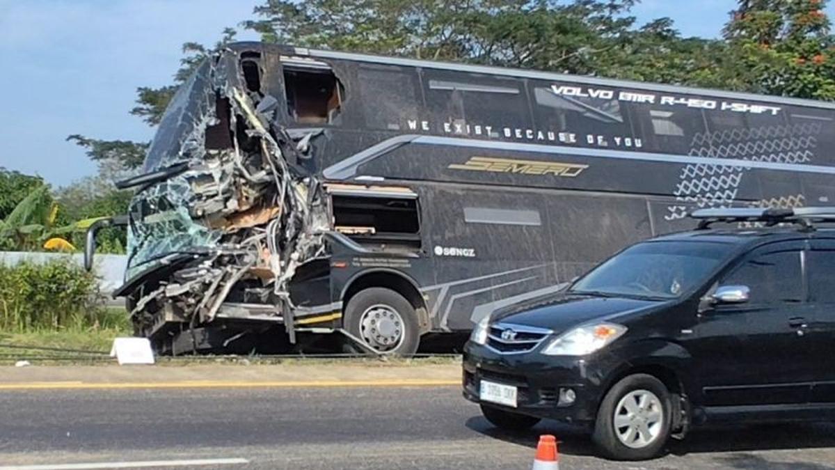Tabrakan Beruntun di Tol Cipali Tewaskan Satu Penumpang, Polisi Selidiki Penyebab