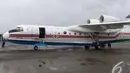 Penampakan pesawat dari Rusia yang ikut membantu pencarian AirAsia QZ8501, di Lanud Halim Perdanakusuma, Jakarta, Minggu (4/1/2015). (Liputan6.com/Andrian M Tunay)