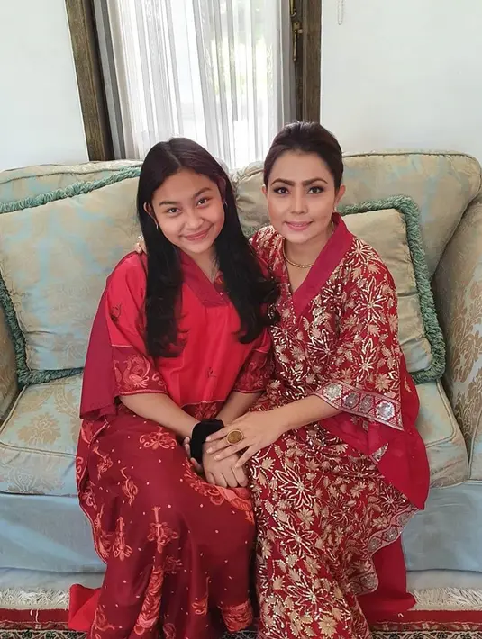 (Instagram/mayangsaritrihatmodjoreal)