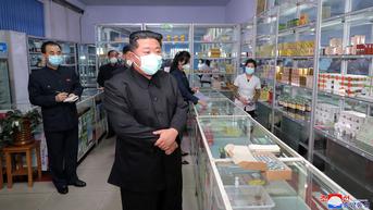 FOTO: Korea Utara Dilanda COVID-19, Kim Jong-un Sidak ke Apotek