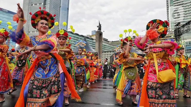 5.000 pesilat dan 2.000 penari Betawi Meriahkan Jakarta dalam Warna
