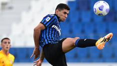 Cristian Romero merupakan mantan pemain klub Liga Italia, Atlanta yang saat ini berpindah ke Tottenham Hotspur. Dirinya tercatat memiliki nilai banderol 15 juta euro pada awal tahun 2021 dan saat ini harga pemain kelahiran Argentina tersebut ditaksir mencapai 35 juta euro. (Foto: AFP/Miguel Medina)
