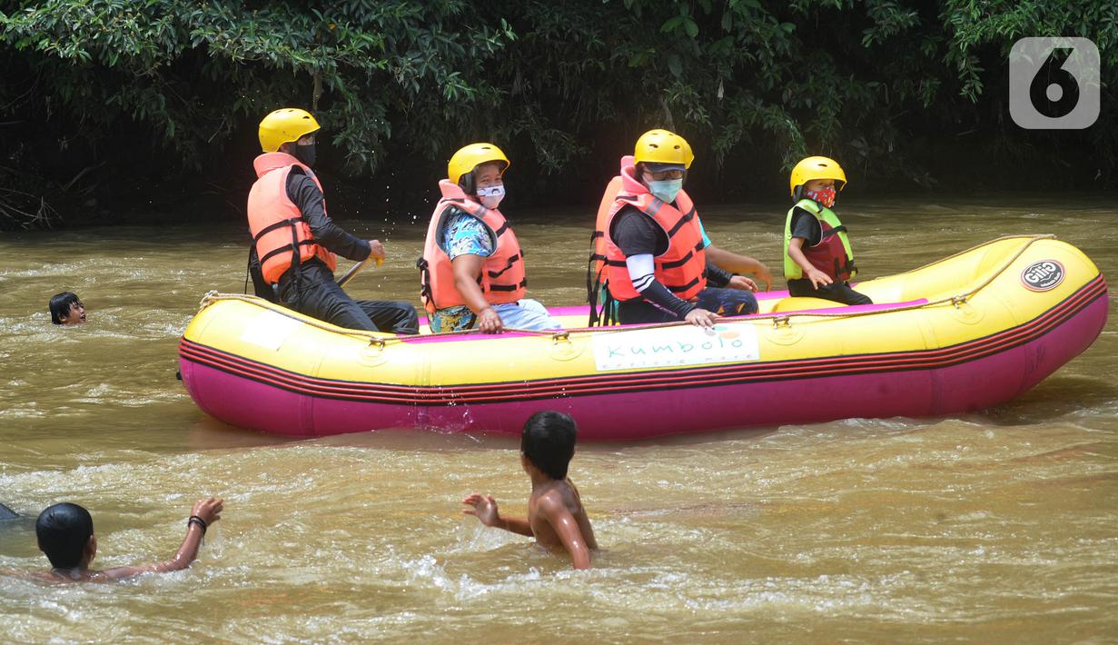 FOTO: Keceriaan Anak-Anak Saat Rafting di Bendungan Katulampa