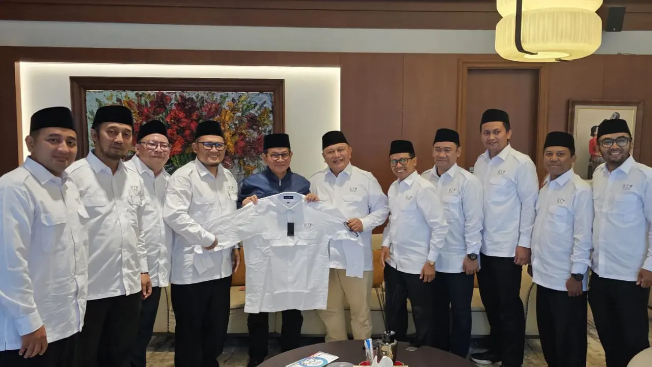 Gubernur Terpilih Jakarta Pramono Anung bertemu dengan pengurus Ikatan Keluarga Pondok Modern (IKPM) Gontor cabang Jakarta di kediaman Gubernur Jakarta terpilih Pramono Anung Wibowo pada Selasa 18 Februari 2024. (Istimewa)
