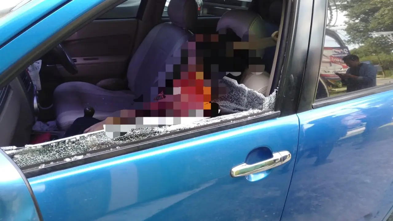 Istri Pejabat Sulsel saat ditemukan tidak bernyawa di dalam mobilnya (Fauzan/Liputan6.com)