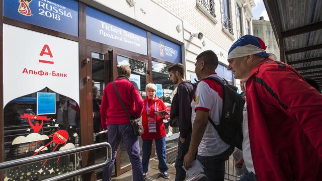 Fans dan Laga Pembuka Piala Dunia 2018, Pesta Bola 2018