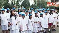 Dengan menjadi dokter kecil, anak-anak bisa belajar memberikan pertolongan pertama bagi teman-teman yang sakit sampai menjaga kebersihan diri dan lingkungan. 