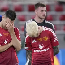 Ekspresi para pemain Manchester United di akhir laga final Liga Europa melawan Tottenham di San Mames, Bilbao, Spanyol, Rabu, 21 Mei 2025. (AP Photo/Bernat Armangue)