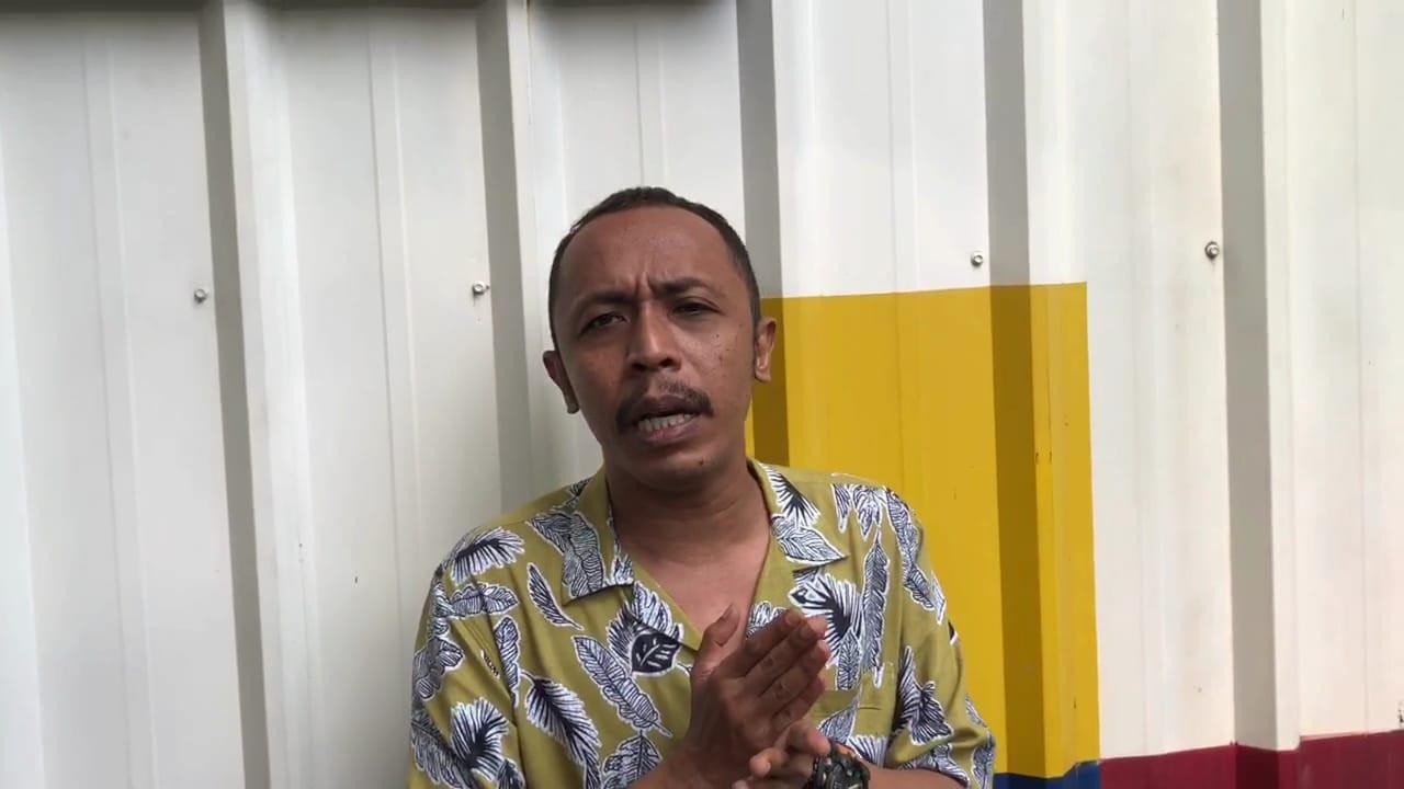 Furry Setya yang berperan sebagai Mas Pur