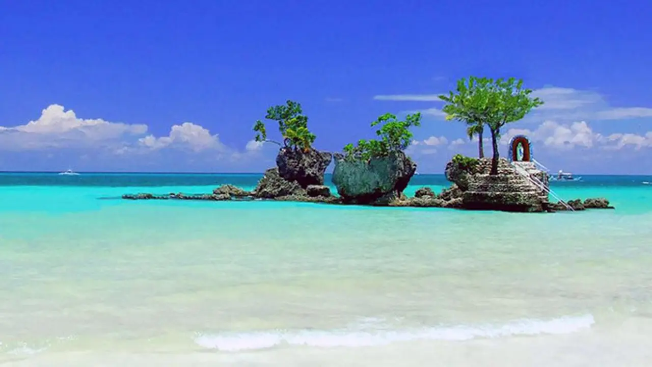 7 Pantai Terindah dan Terbaik Filipina yang Wajib Anda Kunjungi