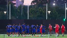 Para pemain Saint Kitts and Nevis menggelar sesi Latihan perdana untuk FIFA Series 2026 di Lapangan A SUGBK, Jakarta, Selasa (24/3/2026). (Bola.com/M Iqbal Ichsan)