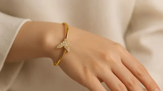 Model Gelang Emas Ekor Duyung untuk Ibu Muda