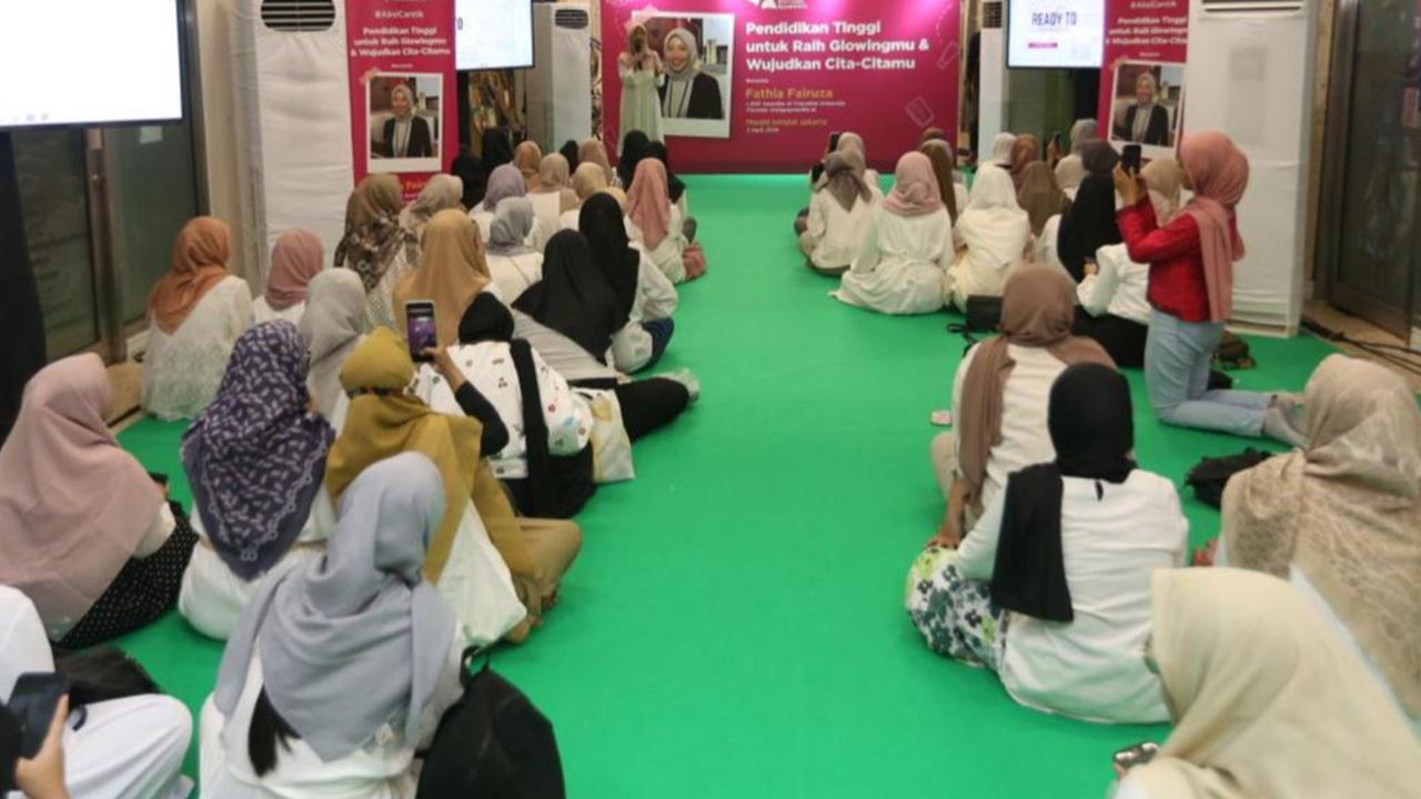 Komitmen Pemerintah Berdayakan Perempuan Ciptakan Generasi Emas 2045