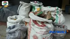 Polres Karawang, Jawa Barat, menggerebek lokasi pembuatan petasan gulung di sebuah semak belukar. Polisi menyita ribuan petasan siap edar dan jual yang nilainya ditaksir mencapai puluhan juta rupiah.