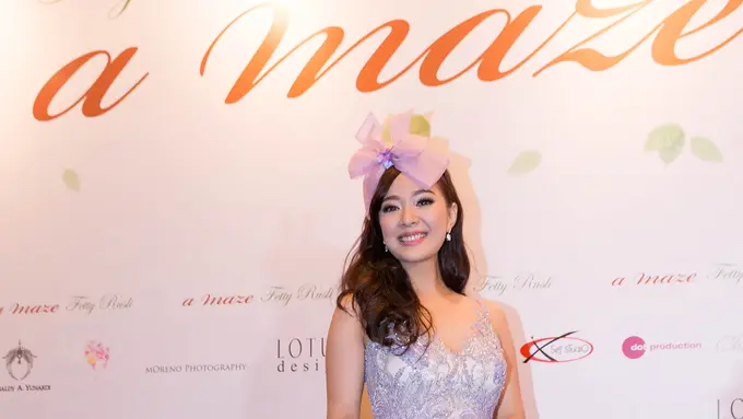 [Bintang] Sederet Selebriti Tanah Air Ramaikan Annual Fesyen Show Fetty Rusli