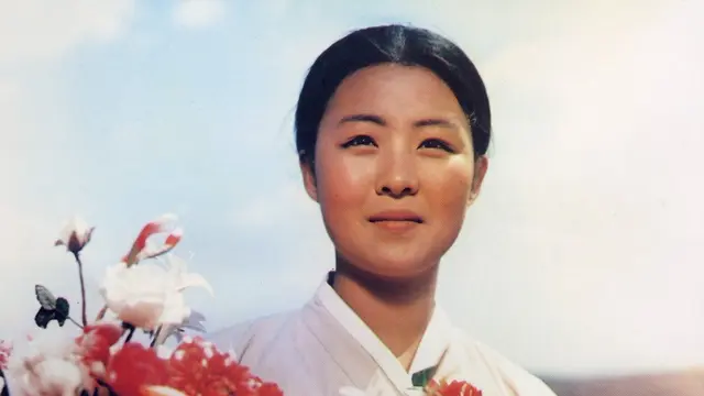 Hong Yong-hee, aktris Korea Utara yang menjadi bintang utama di film The Flower Girl produksi pemerintah - AP