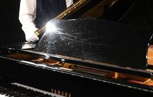 FOTO: Deretan Barang Pribadi Freddie Mercury Bakal Dilelang, Ada Piano hingga Lirik 'Bohemian Rhapsody' Tulisan Tangan