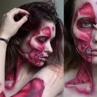 Trik makeup menyeramkan. (via: Boredpanda.com)
