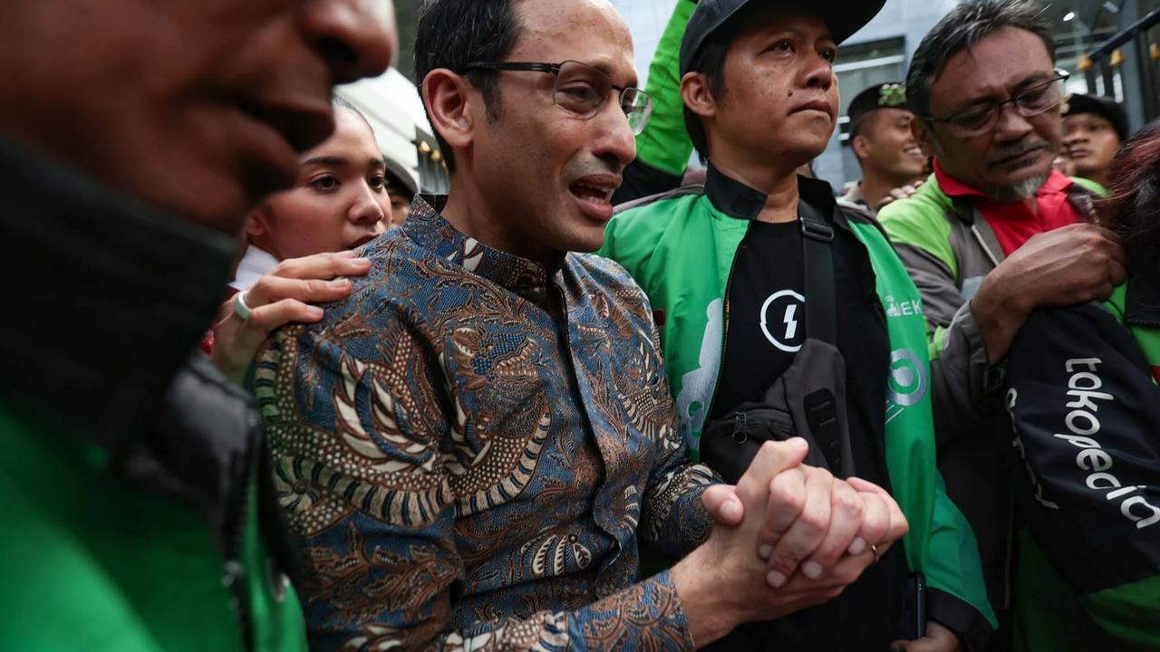 FOTO: Tangis Nadiem Pecah Usai Divomis 10 Tahun