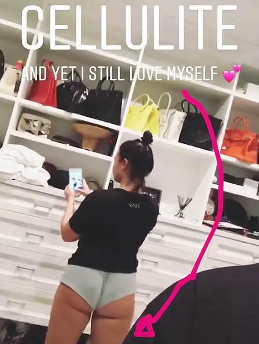 Sebelumnya ia pun memperlihatkan letak selulitnya dan kemudian mengatakan bahwa ia tetap mencintai dirinya sendiri. (instagram/ddlovato)