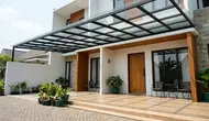 8 Model Kanopi Depan Rumah Tanpa Mengurangi Cahaya ke Teras, Lindungi Hunian dengan Estetik