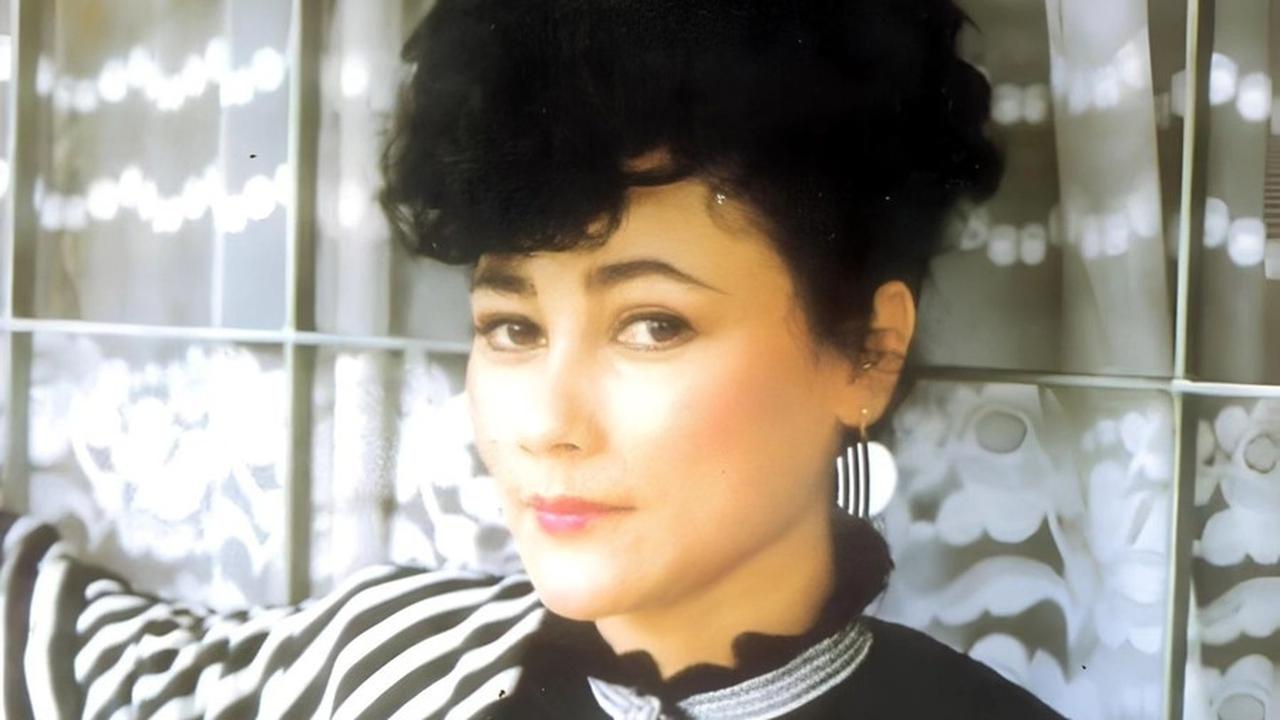 Sepanjang kariernya, Suzzanna membintangi lebih dari 40 film, sebagian besar di genre horor. Karya-karyanya dikenang dan menjadi bagian penting dalam sejarah perfilman Indonesia, mengukuhkan posisinya sebagai legenda di industri hiburan.<br>