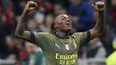 Monza sempat memperkecil kedudukan menjadi 1-3. Namun, AC Milan kembali berhasil mencetak gol pada menit ke-84 melalui Rafael Leao. (AP/Luca Bruno)