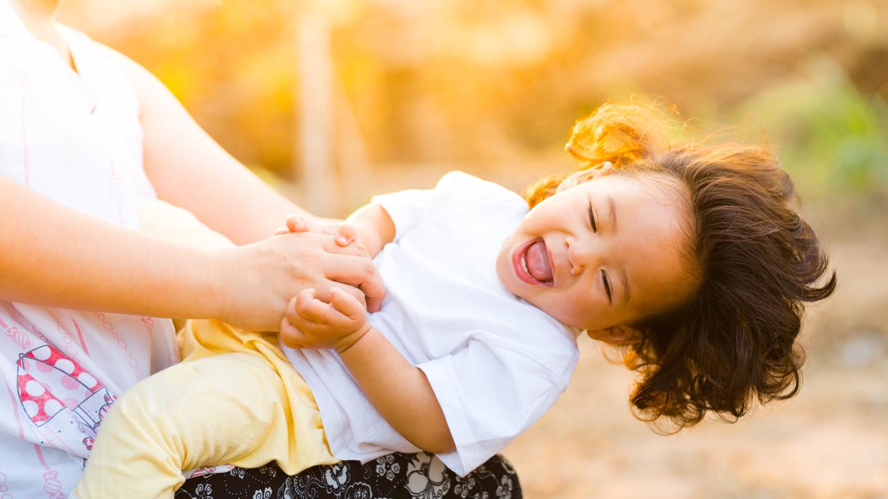 Permainan tradisional dan multivitamin untuk anak