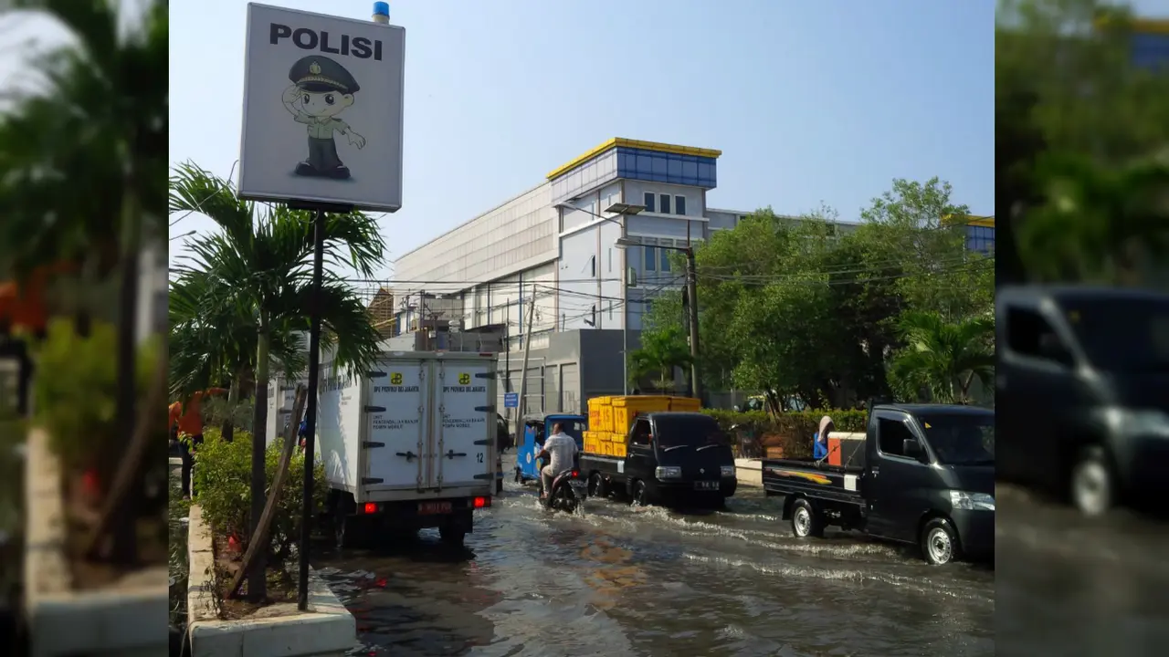 Markas Diterjang Rob, Polsek Muara Baru Tetap Buka Layanan