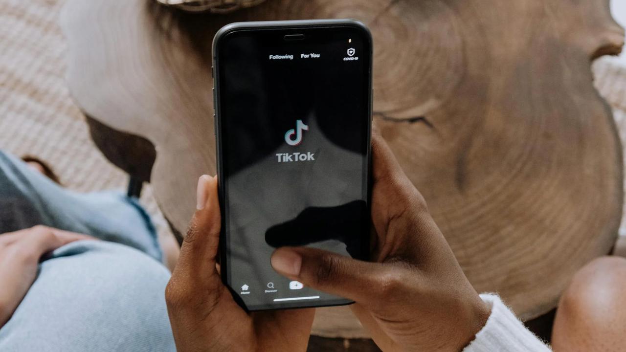 Rapat dengan TikTok, DPR Usul Larang Akun Ganda di Medsos Masuk Revisi UU Penyiaran