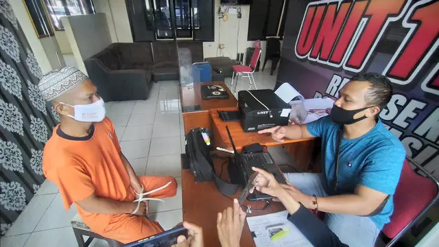 Dalam keterangan di depan penyidik, Utang mengaku tidak ikut meracik miras oplosan tersebut, hingga sehari setelah nimbrung dalam pesta miras tersebut digelar, ia kembali ke Jakarta untuk bekerja.